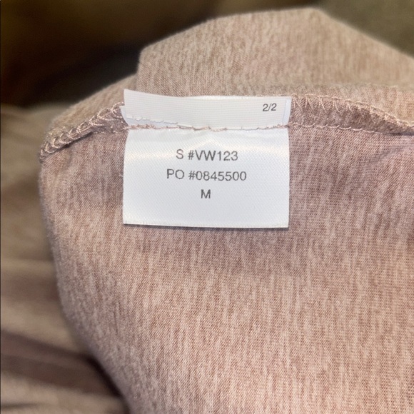 VUORI women’s energy top - Picture 5 of 5